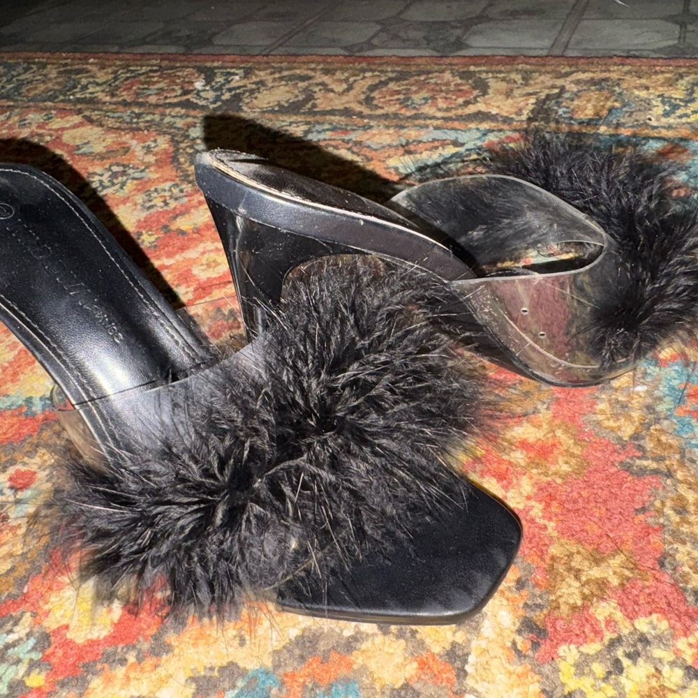 Elegant Black Fur-Trimmed Women's Heels